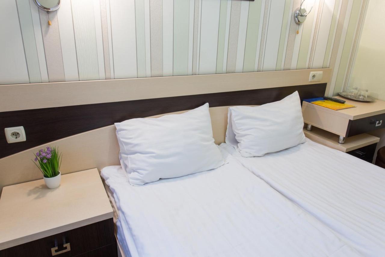 Hotel Voyage Kharkiv Exterior photo